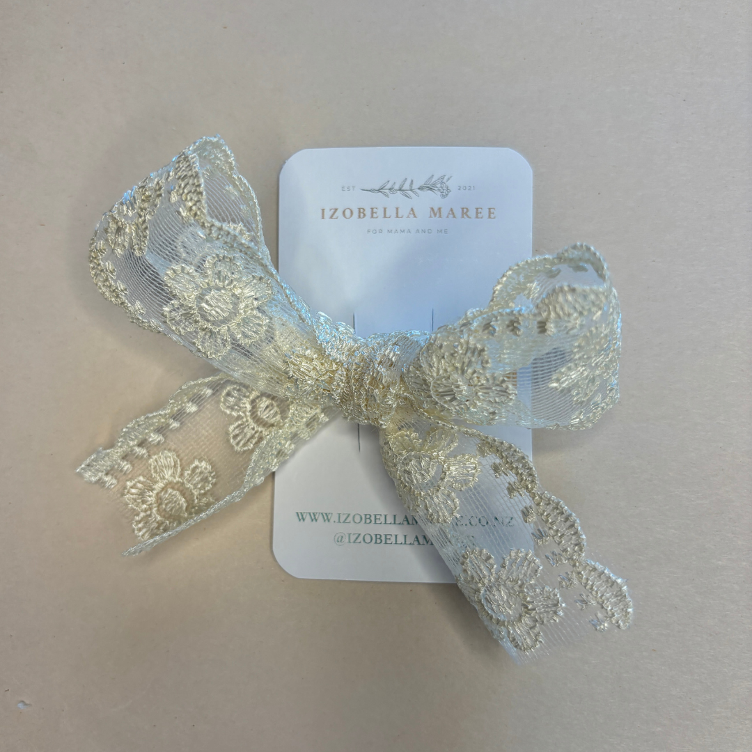 girls bow, bow, bow clip, baby gift, baby shower, toddler, toddler clothing handmade, babygift, hair accessory, hair.