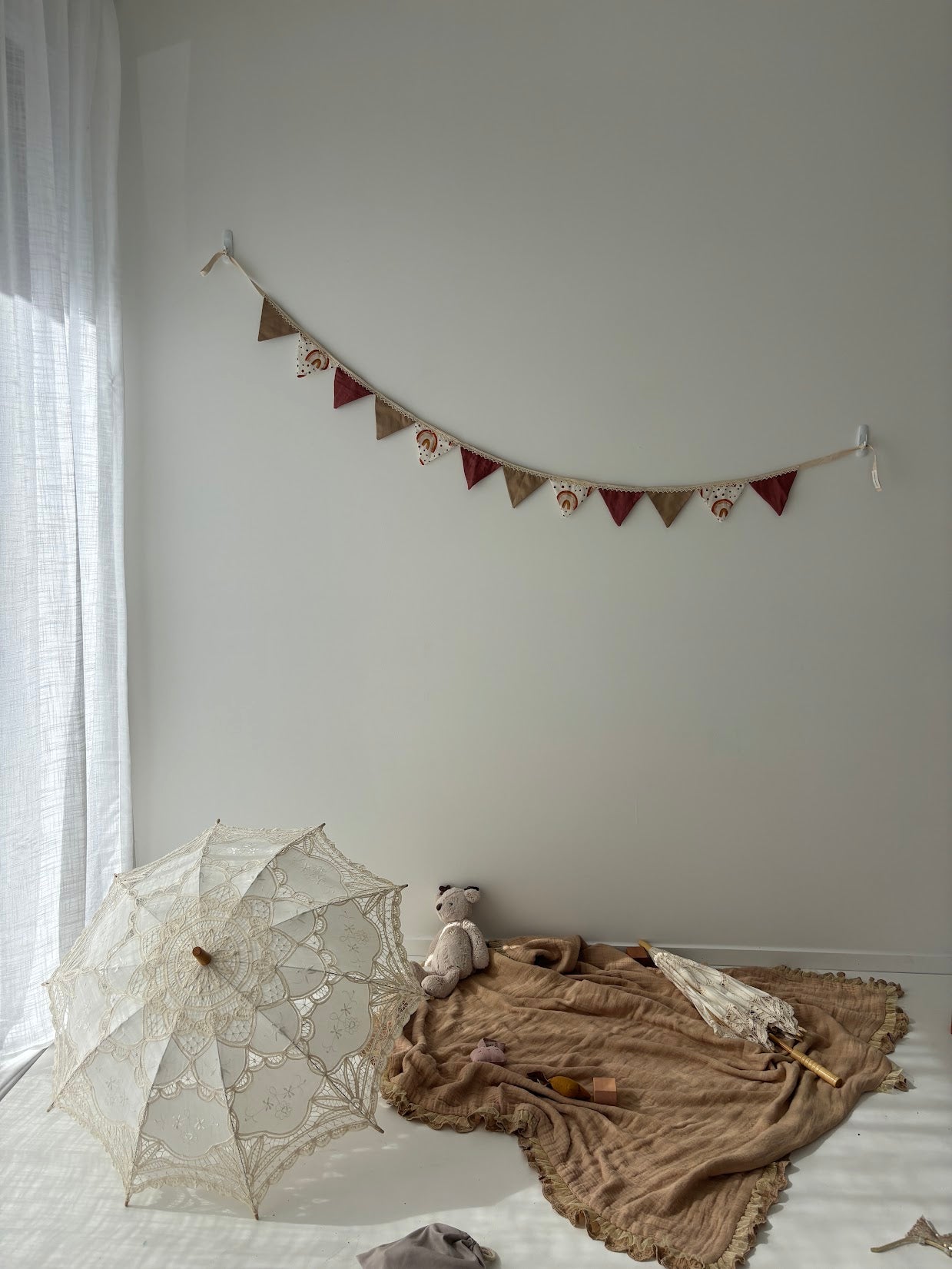 Bunting, Spot the Rainbow