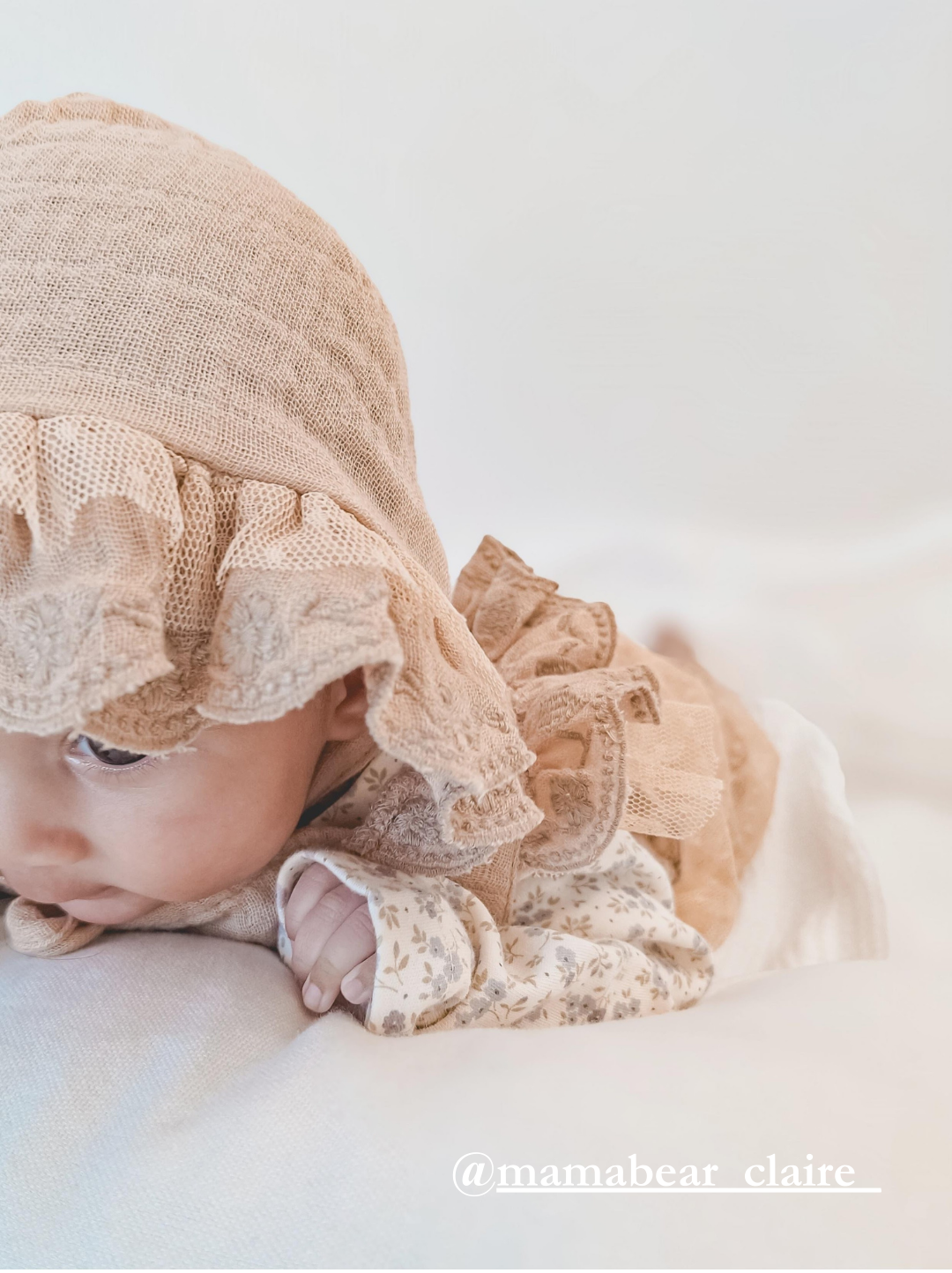 Baby Blanket, Baby Play Mat, Baby Clothes, Organic, Cotton Muslin, Baby Gift, Bonnet, beige, natural.