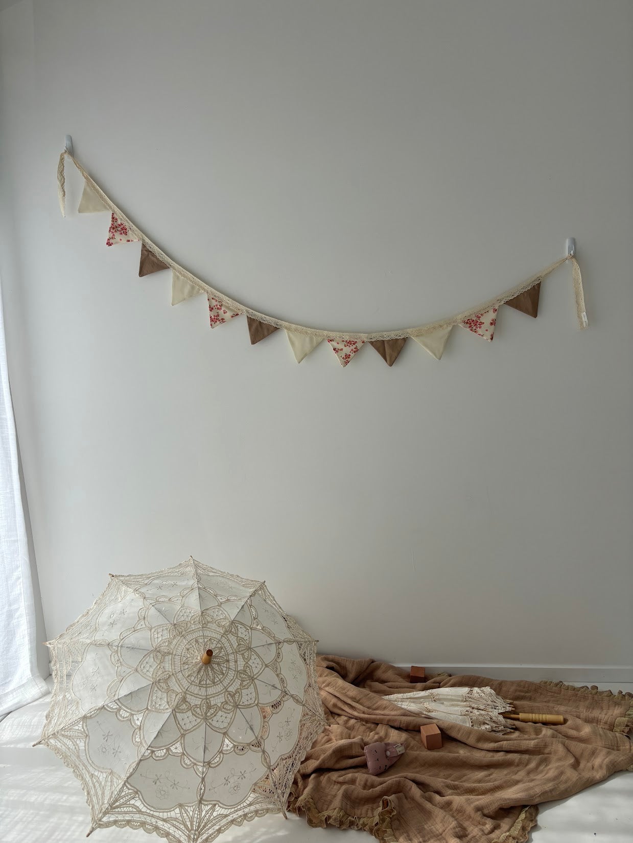 Bunting Petite, Beige Fleur