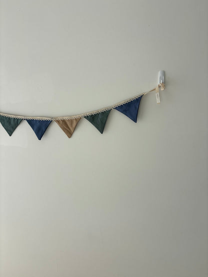 Bunting, Moody Forest